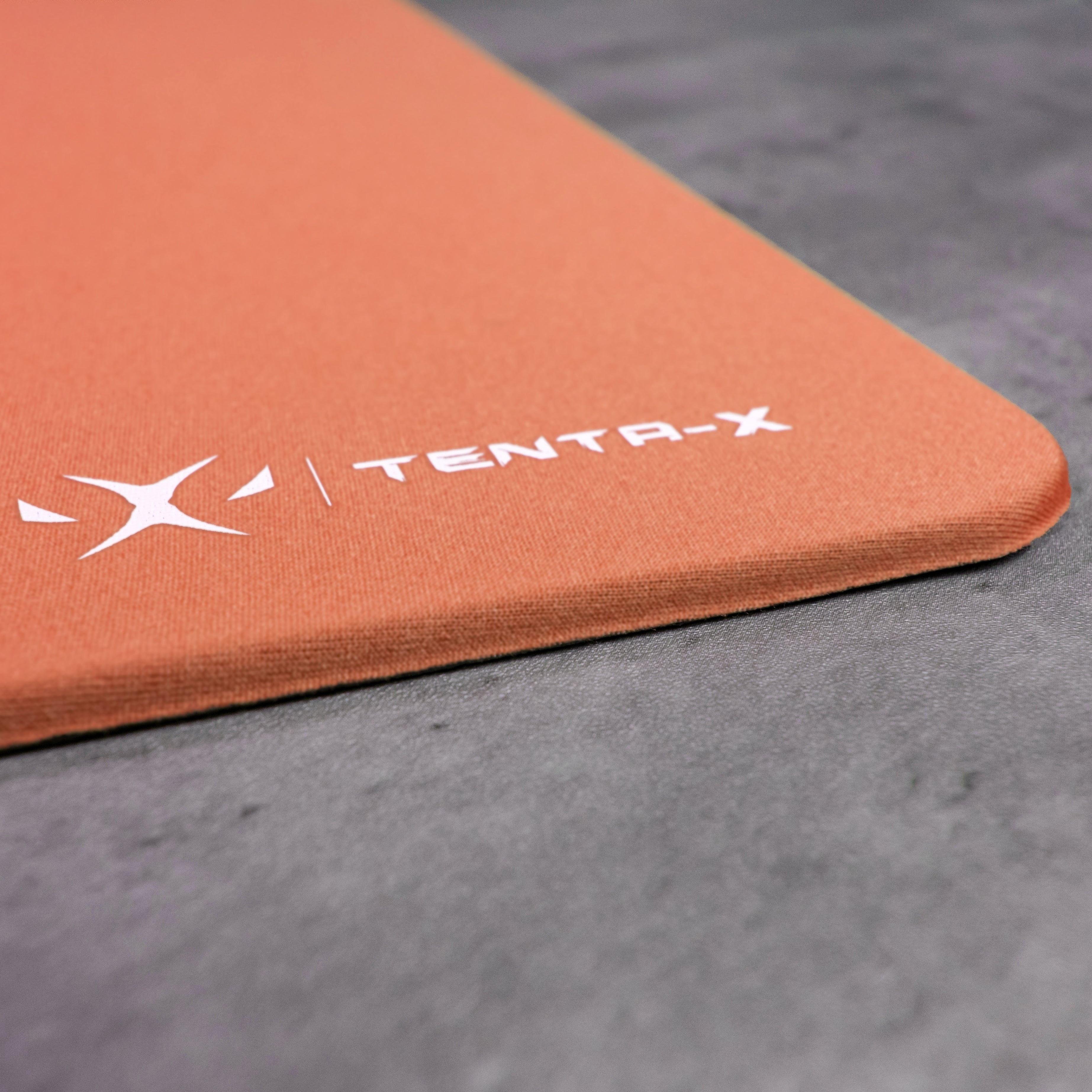 Jinsoku Edgeless Speed Mousepad – Tenta-X